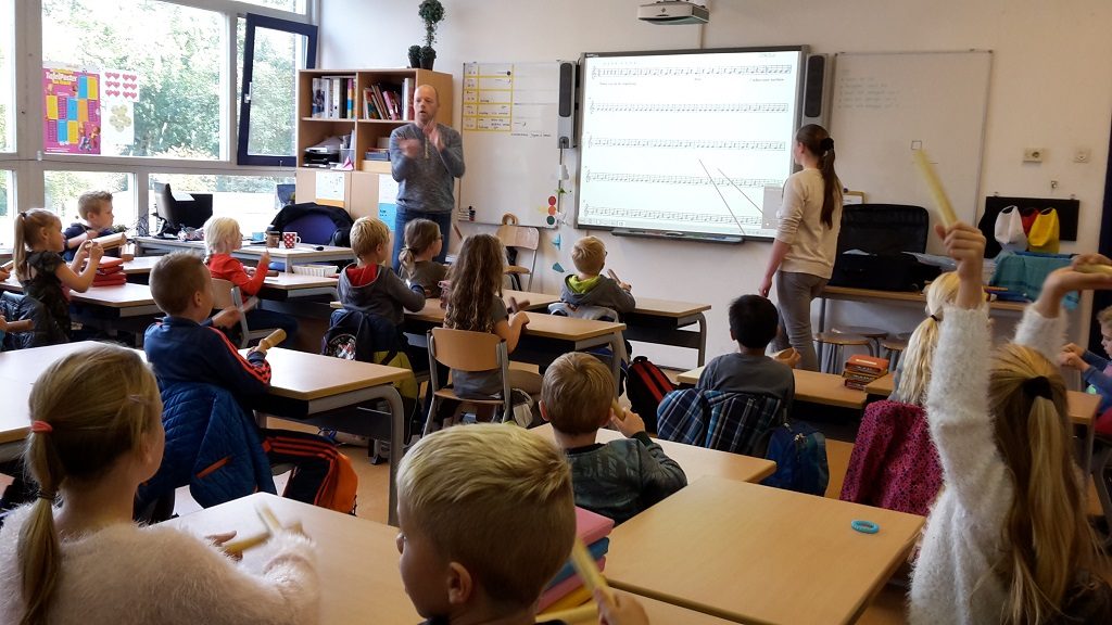 Jong-Holland muziekles op school